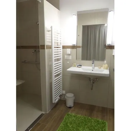 Bettis Bungalow Modern Retreat Holiday home *